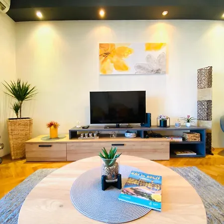 Lucija Apartman *